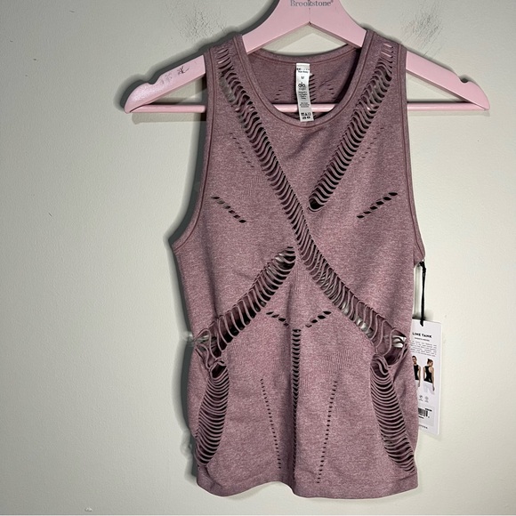 NWT ALO Yoga Line Tank Cut Out Dusted Plum Heather Size Medium - Picture 8 of 11